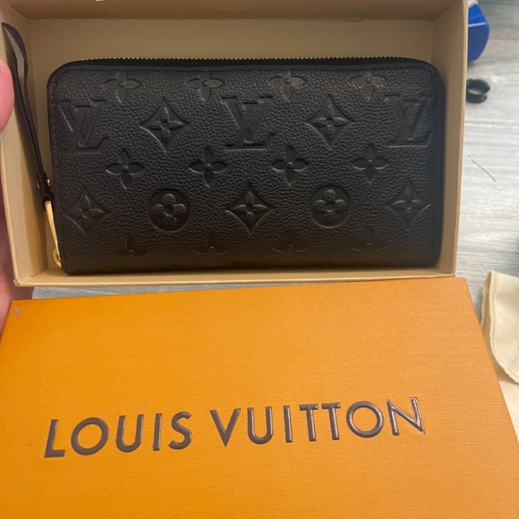 Louis Vuitton wallet - Picture 3 of 5